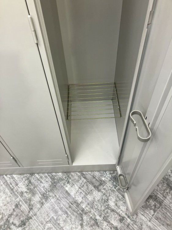 コクヨLKシリーズ　（コクヨ） 3人用ロッカー 商品画像4