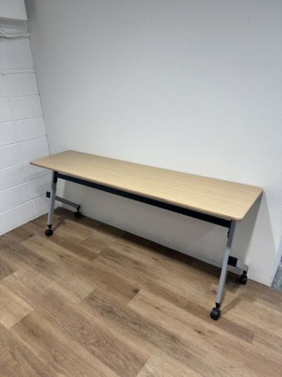 イトーキHXシリーズ 平行スタックテーブル 商品画像1