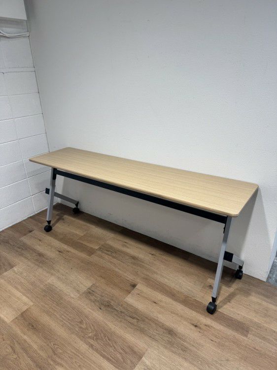 イトーキHXシリーズ 平行スタックテーブル 商品画像1