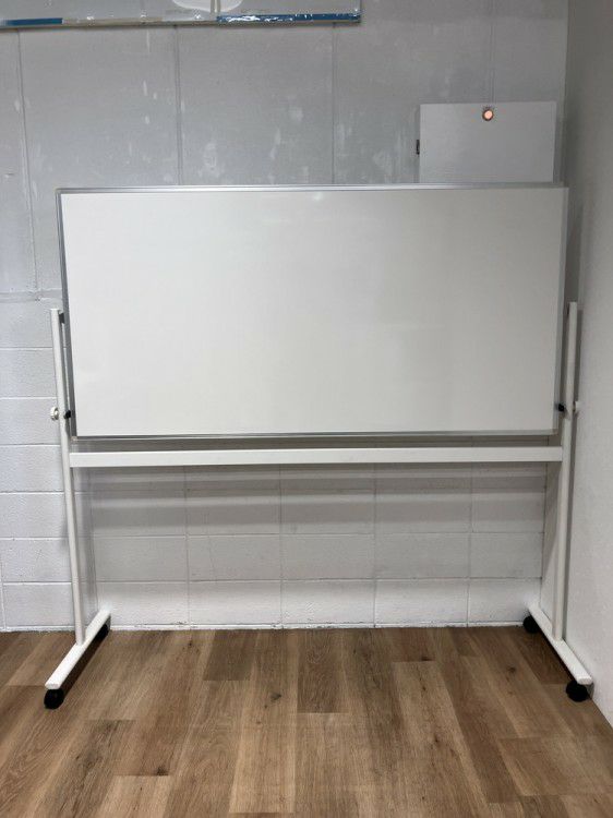 イトーキ脚付ホワイトボード 商品画像2