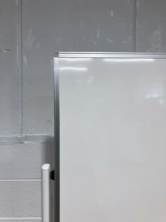 イトーキ脚付ホワイトボード 商品画像3