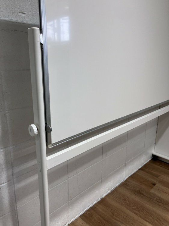 イトーキ脚付ホワイトボード 商品画像4