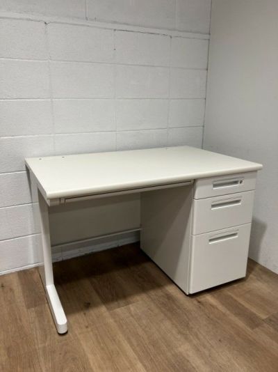 ナイキ1100片袖デスク 商品画像1