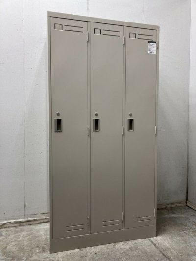 コクヨLKシリーズ　（コクヨ） 3人用ロッカー 商品画像1
