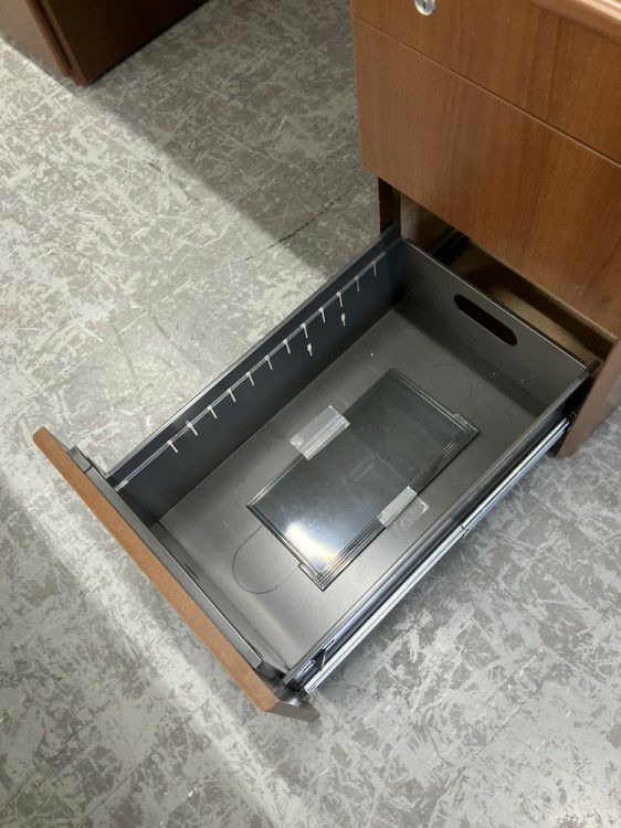 オカムラDX-2シリーズ 役員家具2点セット 商品画像6