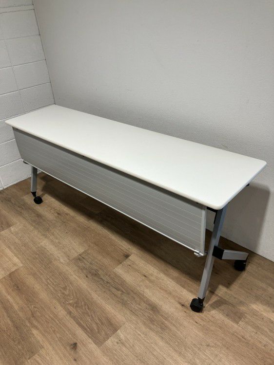 イトーキHXシリーズ 平行スタックテーブル 商品画像1