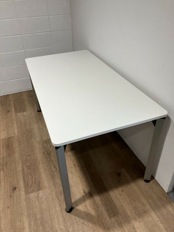 イトーキDEシリーズ ミーティングテーブル 商品画像2