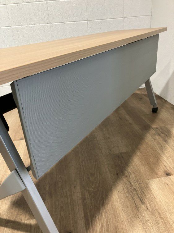 オカムラFLAPTOR(フラプター)シリーズ 平行スタックテーブル 商品画像10