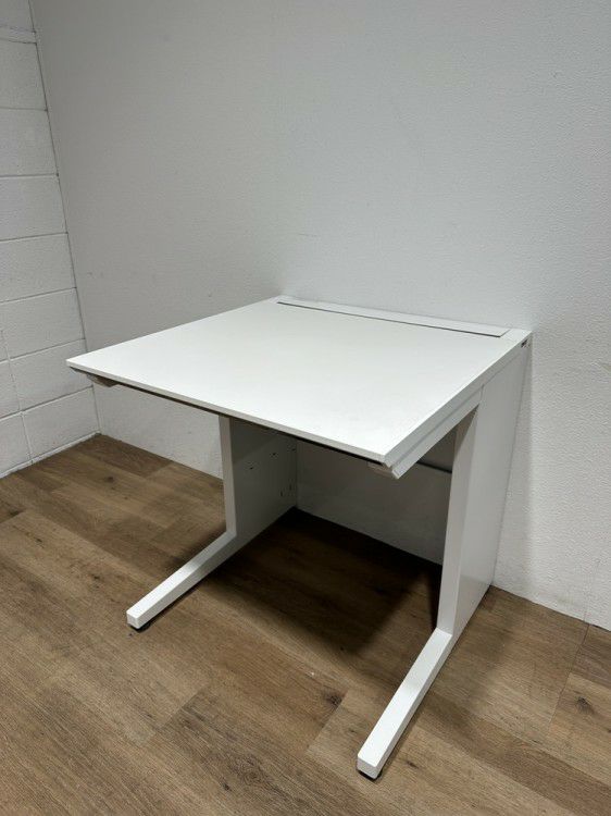 コクヨisシリーズ 700平デスク 商品画像1