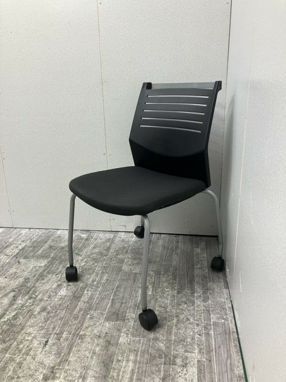 ナイキキャスター付スタッキングチェア 商品画像1