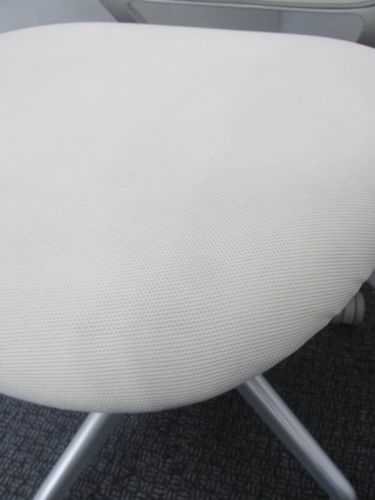 スチールケース 肘付コビーチェア5