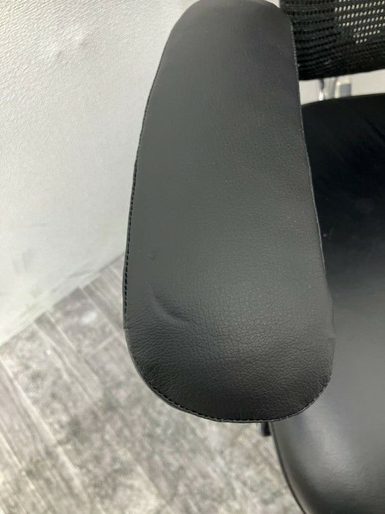 オカムラコンテッサ（Contessa）チェア 可動肘付コンテッサチェア 商品画像3