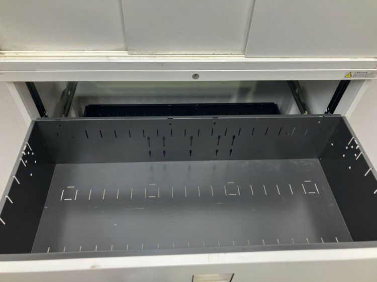 オカムラレクトラインシリーズ 3段ラテラル・3扉スライド上下書庫 商品画像4