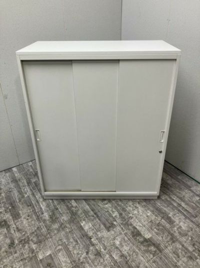 イトーキシンラインシリーズ 天板付3扉引違い書庫 商品画像1