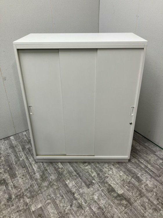 イトーキシンラインシリーズ 天板付3扉引違い書庫 商品画像1