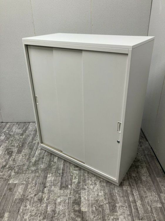 イトーキシンラインシリーズ 天板付3扉引違い書庫 商品画像2