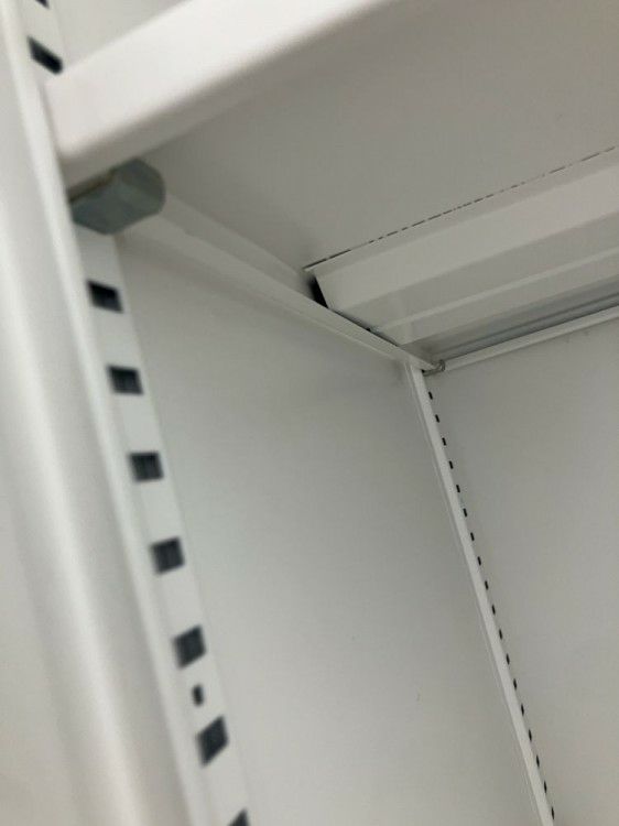 イトーキシンラインシリーズ 天板付3扉引違い書庫 商品画像7