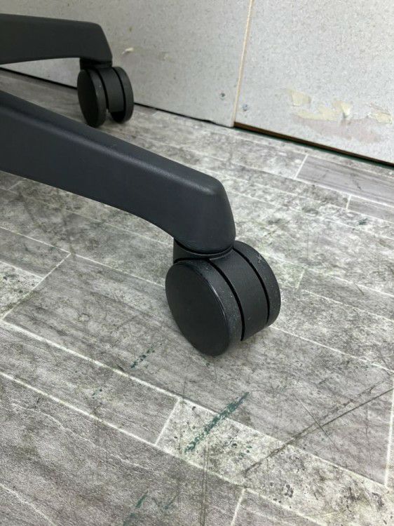 オカムラCG-M(シージーエム)シリーズ 固定肘付CG-Mチェア 商品画像9