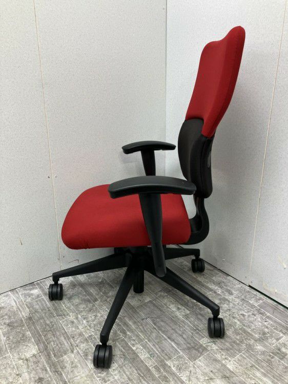 スチールケースレッツビー（Let’s B）チェア 可動肘付レッツピーチェア 商品画像4