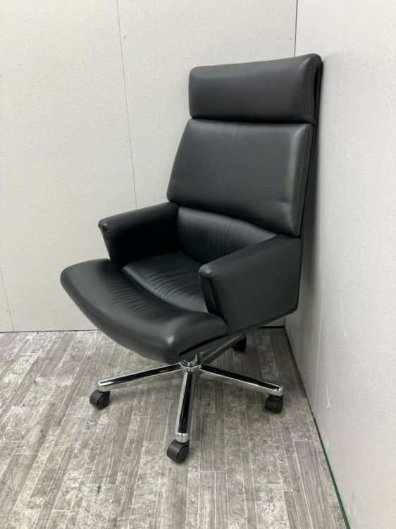 イトーキ固定肘付マネジメントチェア 商品画像1