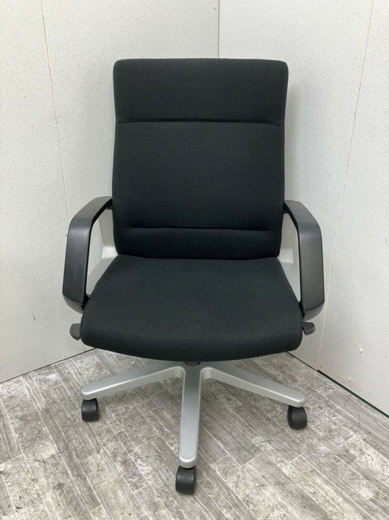 コクヨ固定肘付マネジメントチェア 商品画像2