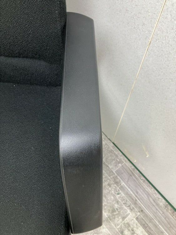 コクヨ固定肘付マネジメントチェア 商品画像4