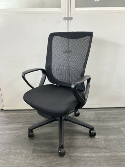 ライオンレイオスシリーズ 固定肘付レイオスチェア 商品画像1