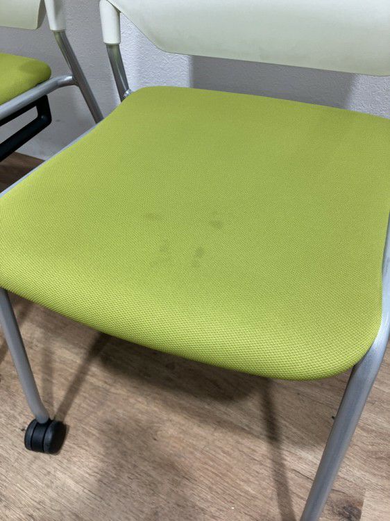 イトーキステンザシリーズ スタッキングチェア4脚セット 商品画像3