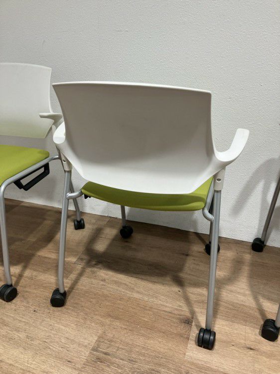 イトーキステンザシリーズ スタッキングチェア4脚セット 商品画像6