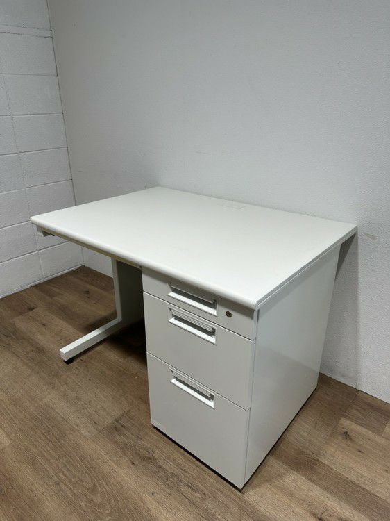 プラスJSシリーズ 1000片袖デスク 商品画像1