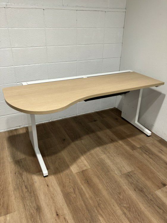 コクヨインフォントiシリーズ 1600診察デスク 商品画像1