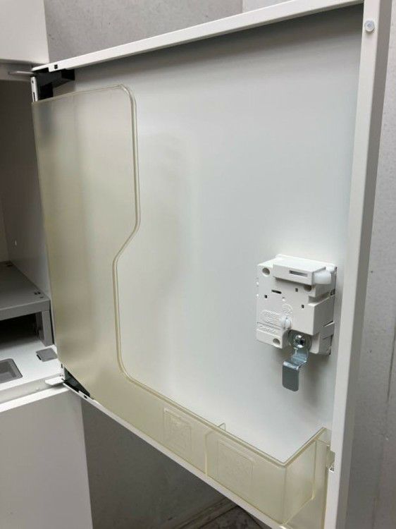 イトーキサフィシリーズ イトーキ8人用パーソナルロッカー 商品画像4