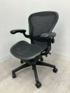 HermanMiller（ハーマンミラー）アーロンチェア 可動肘付アーロンチェア 商品画像1