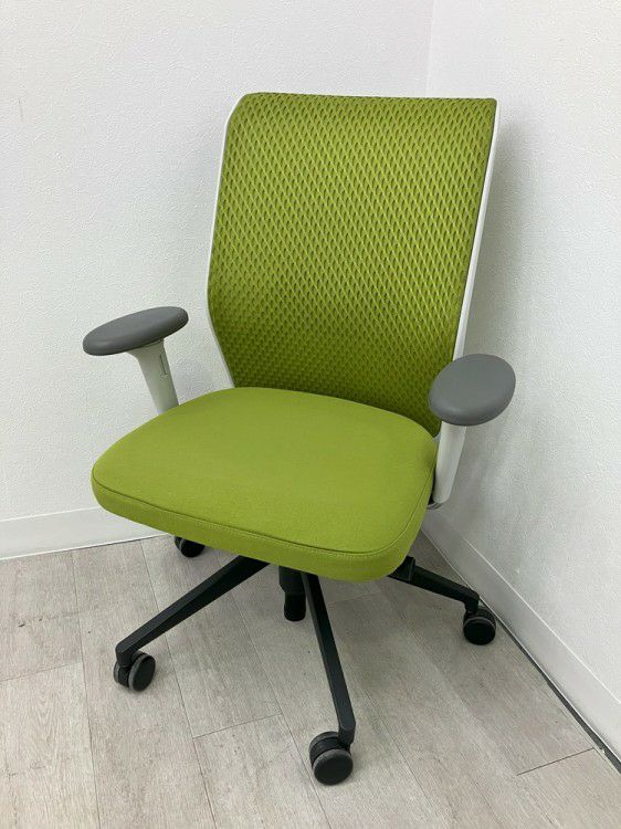 Vitra（ヴィトラ）IDメッシュチェア 可動肘付IDメッシュチェア 商品画像1