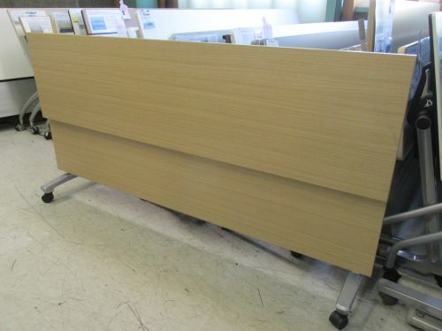 イトーキ トラディカシリーズ 1800サイドスタックテーブル2