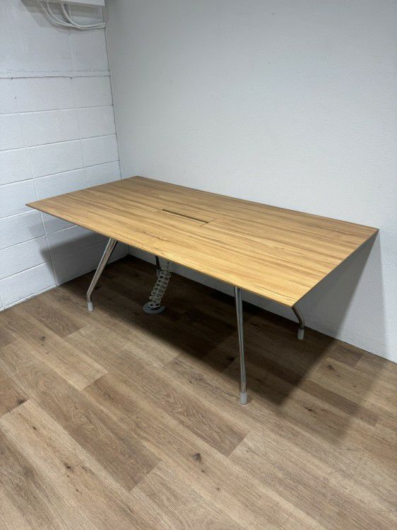 HermanMiller（ハーマンミラー）アバックエンバイロメンツデスク ミーティングテーブル 商品画像1