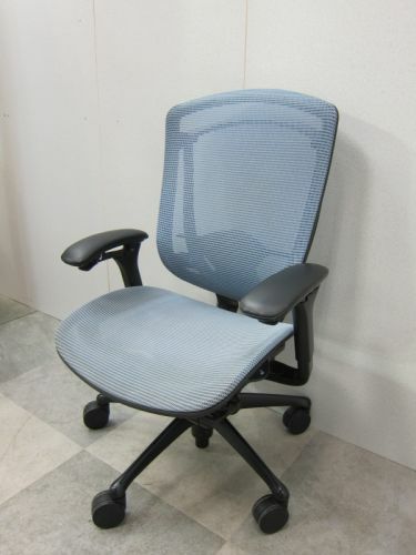 オカムラ 可動肘付コンテッサチェア