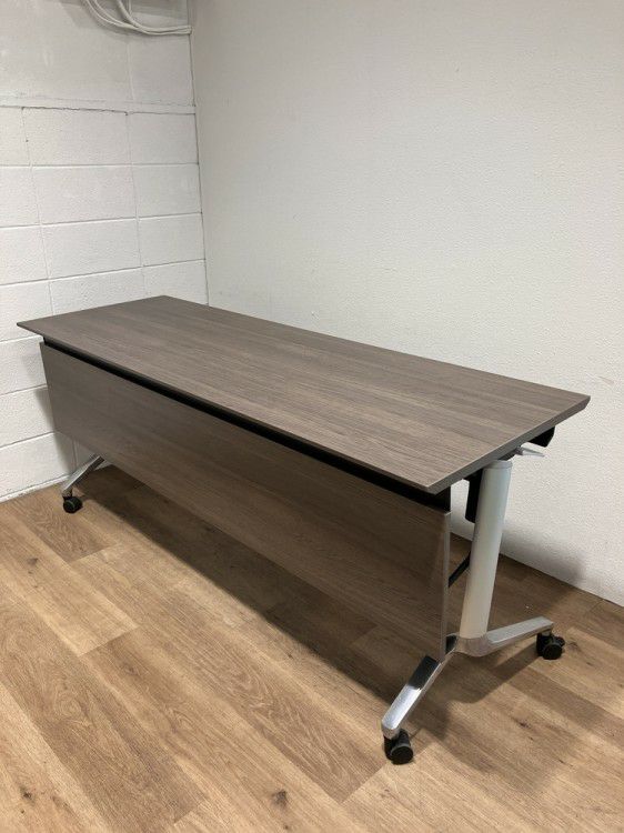 コクヨコンフェスト（CONFEST）シリーズ  平行スタックテーブル 商品画像1