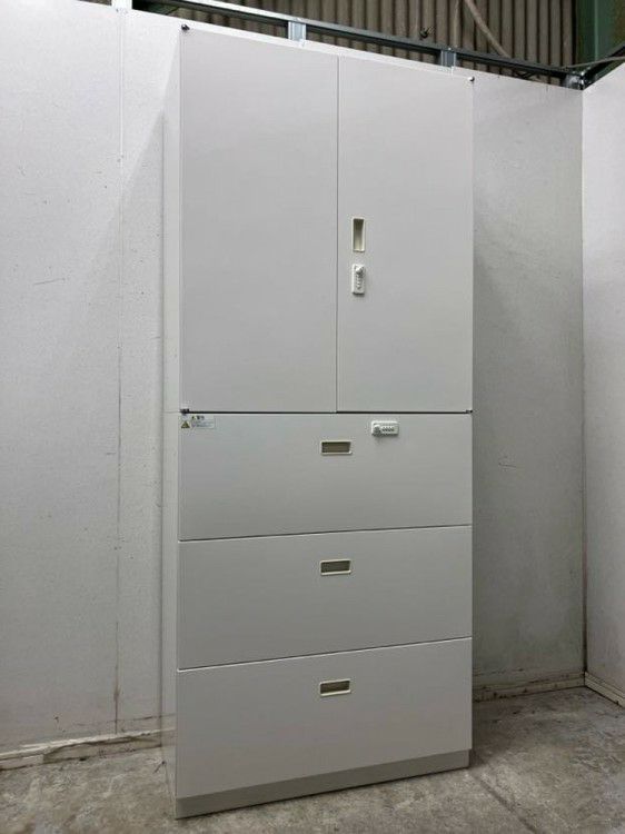 イトーキシンラインシリーズ 両開きラテラル上下書庫 商品画像1