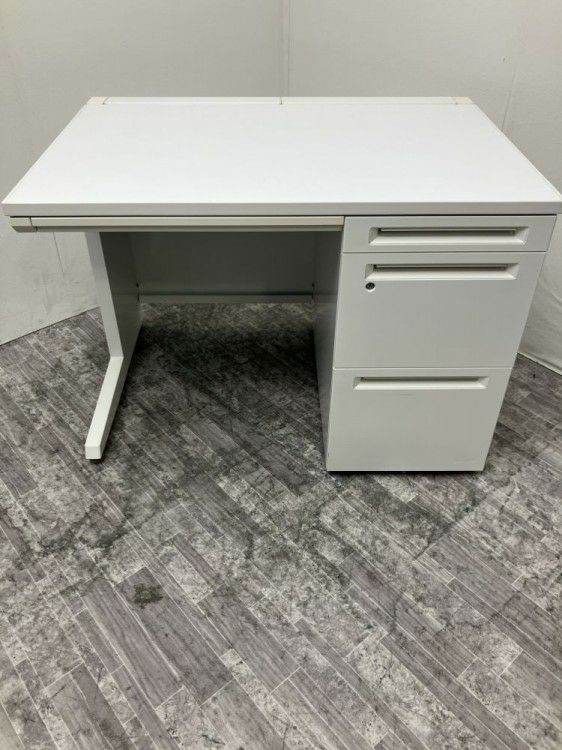 オカムラ1000片袖デスク 商品画像1