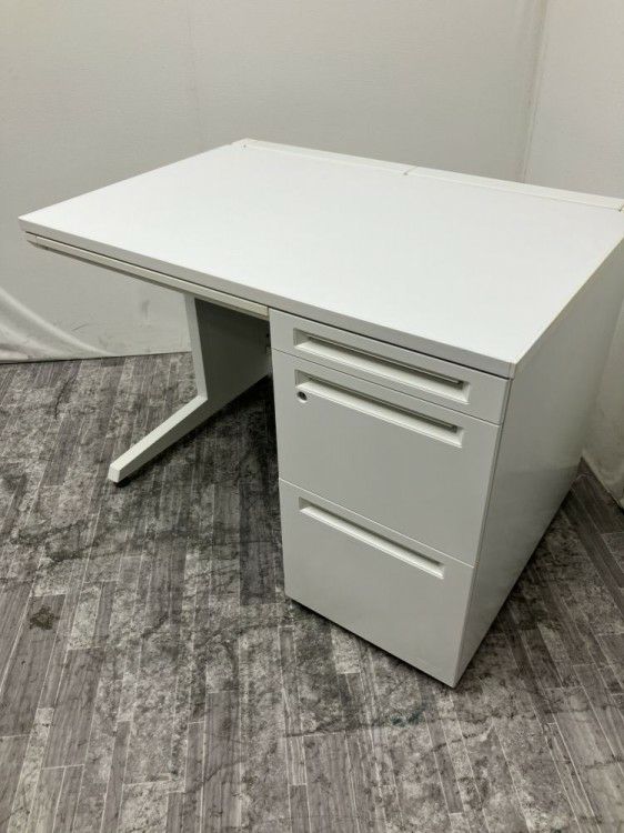 オカムラ1000片袖デスク 商品画像2