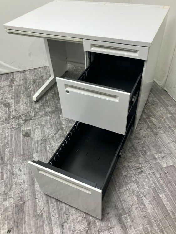 オカムラ1000片袖デスク 商品画像4