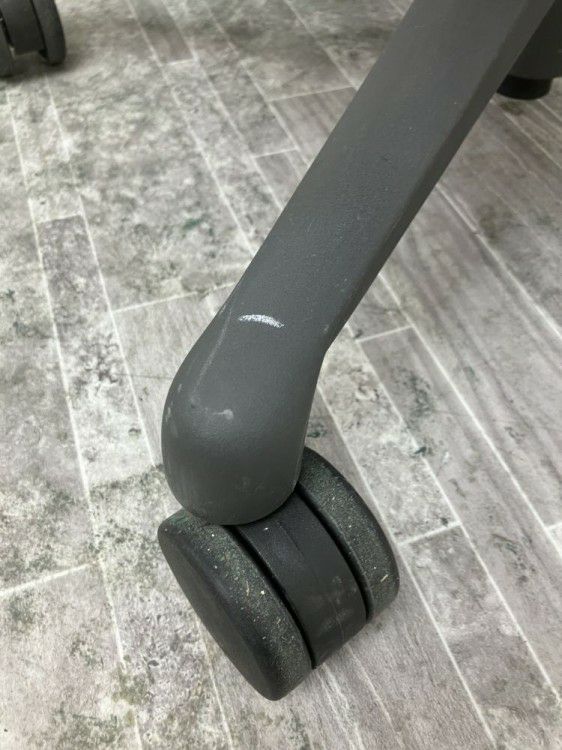 HermanMiller（ハーマンミラー）アーロンチェア 可動肘付アーロンチェア 商品画像6