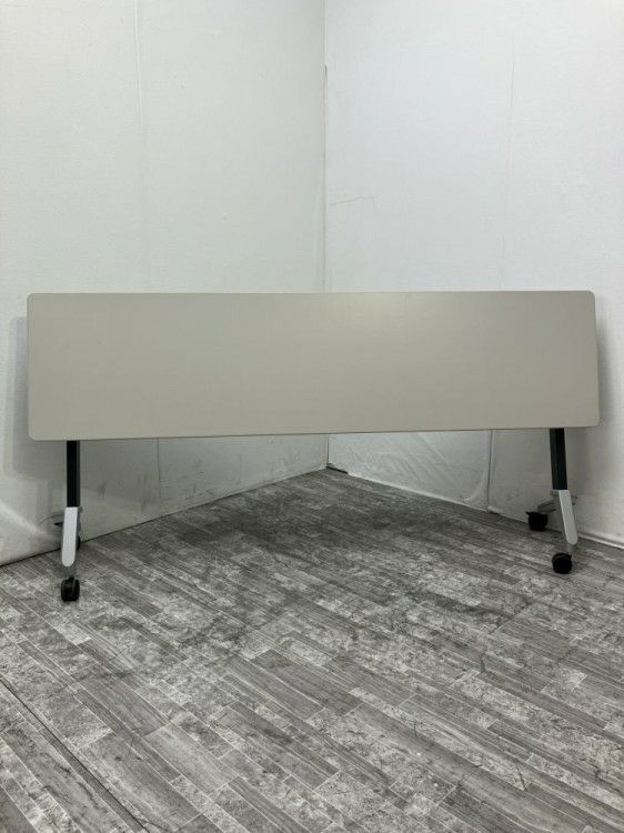 コクヨ1800サイドスタックテーブル 商品画像2