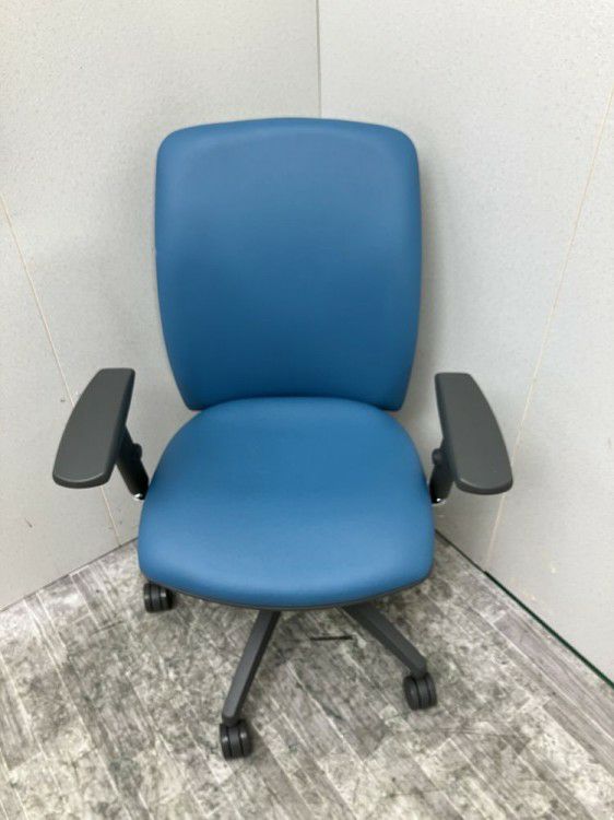 アイコOS-2200シリーズ 可動肘付OAチェア 商品画像3