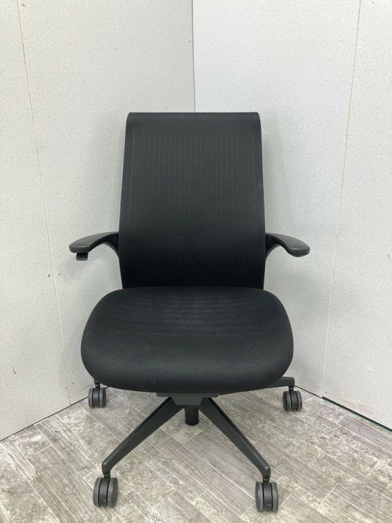 コクヨM4チェア 固定肘付M4チェア 商品画像2