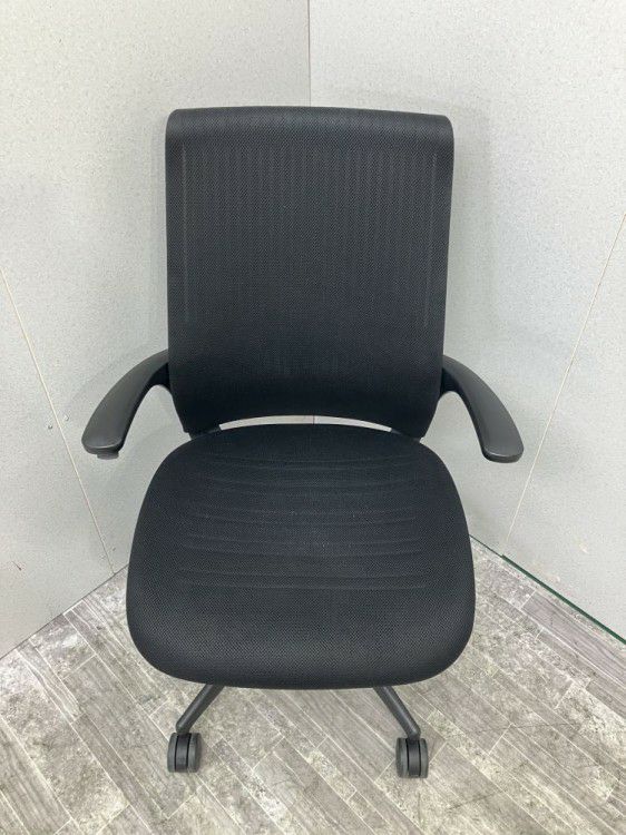 コクヨM4チェア 固定肘付M4チェア 商品画像3