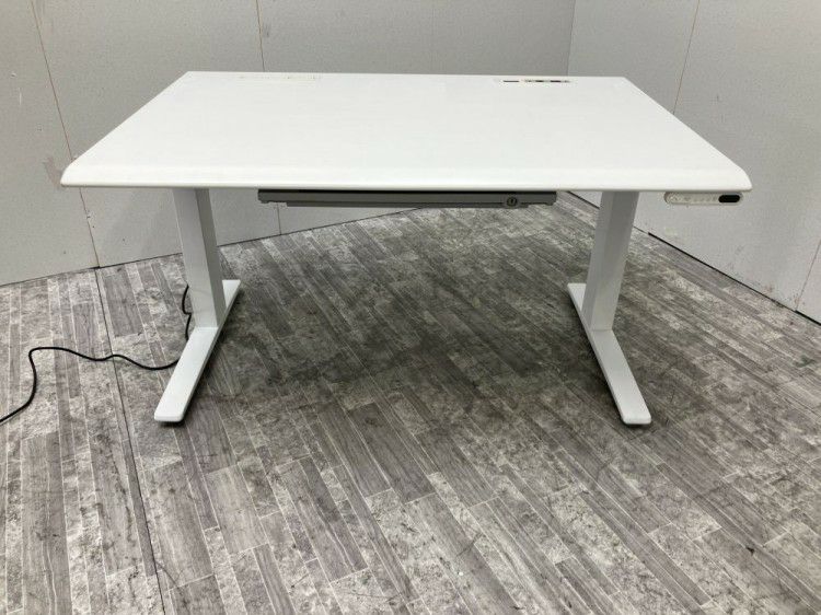 オカムラSwift(スイフト)シリーズ 電動昇降式1150平デスク 商品画像1