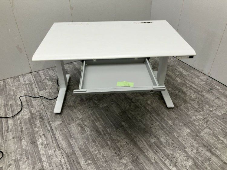 オカムラSwift(スイフト)シリーズ 電動昇降式1150平デスク 商品画像2