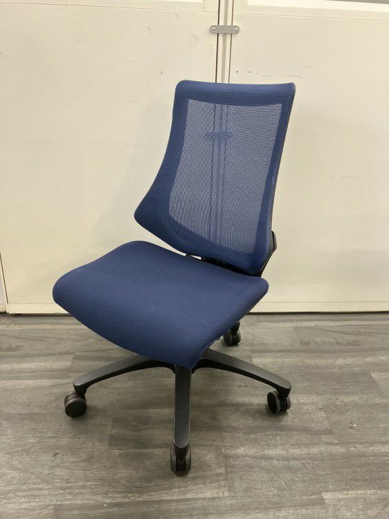 イトーキf(エフチェア)シリーズ エフチェア 商品画像1